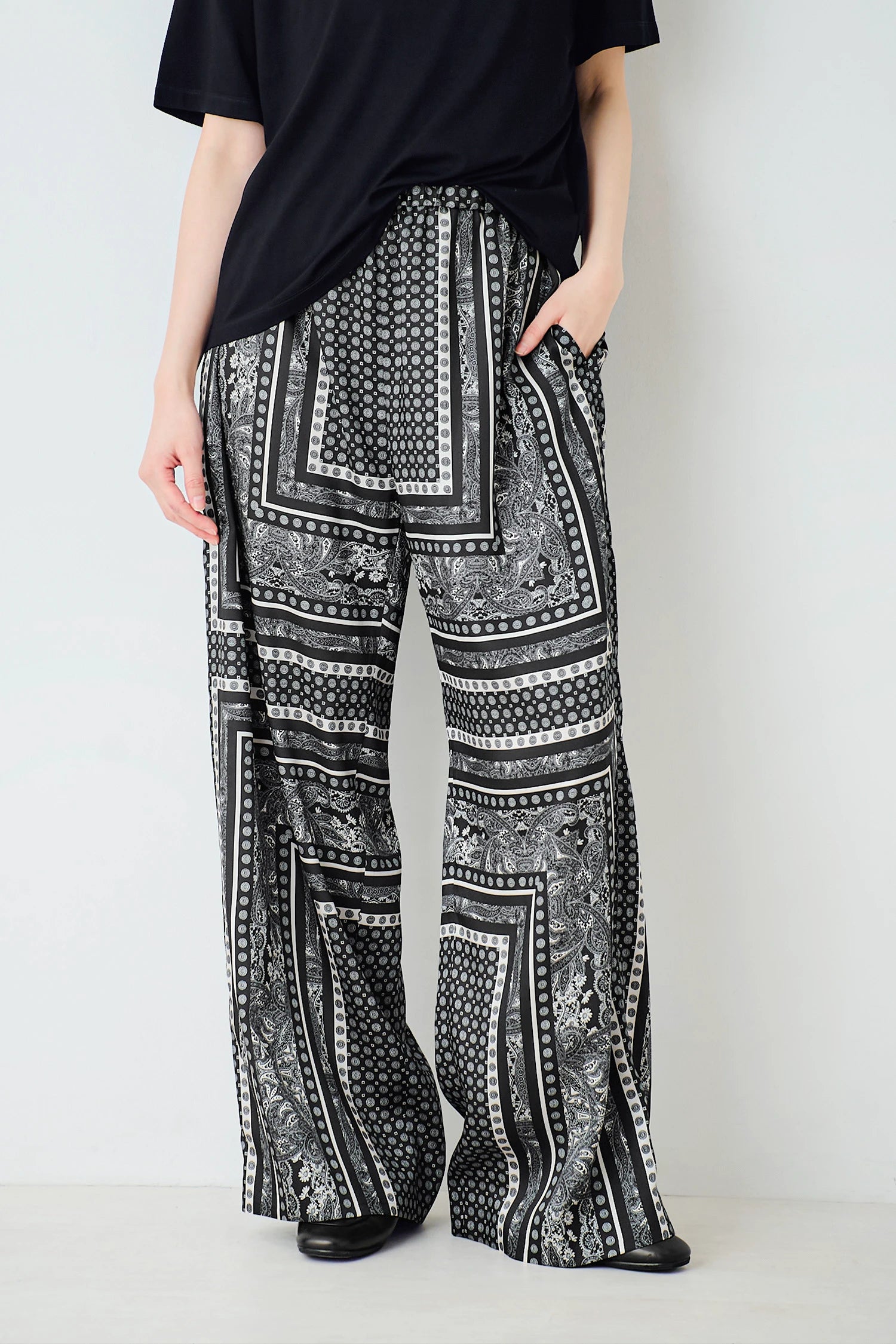 BANDANA PRINT PANTS