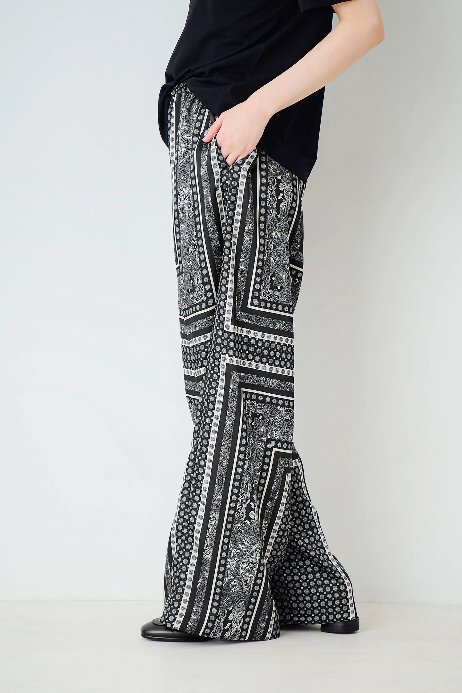 BANDANA PRINT PANTS