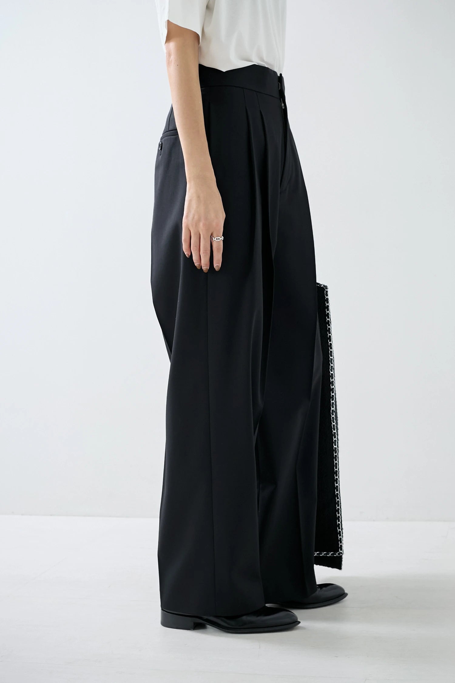 PLEATED PANTS