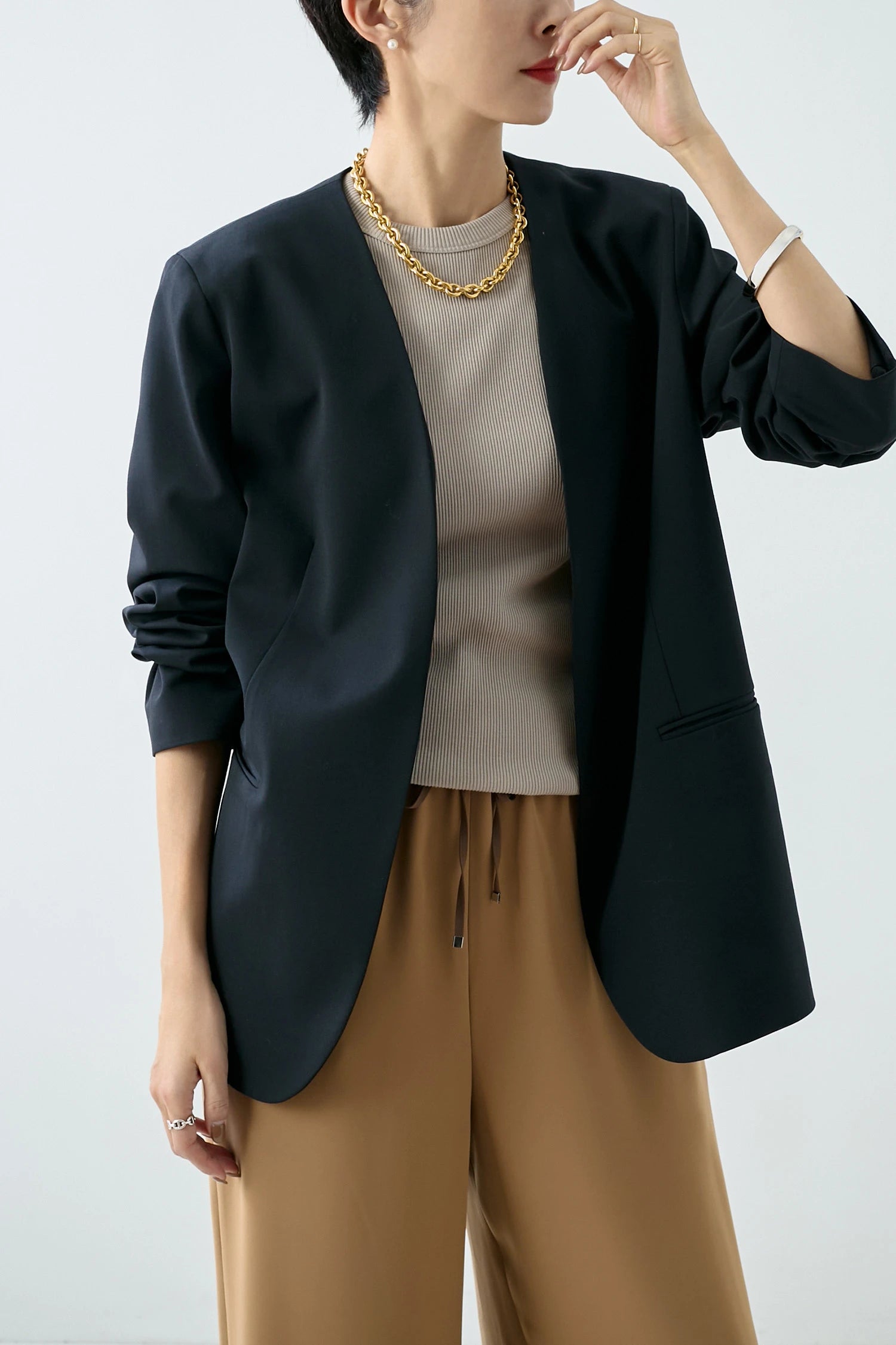 COLLARLESS JACKET