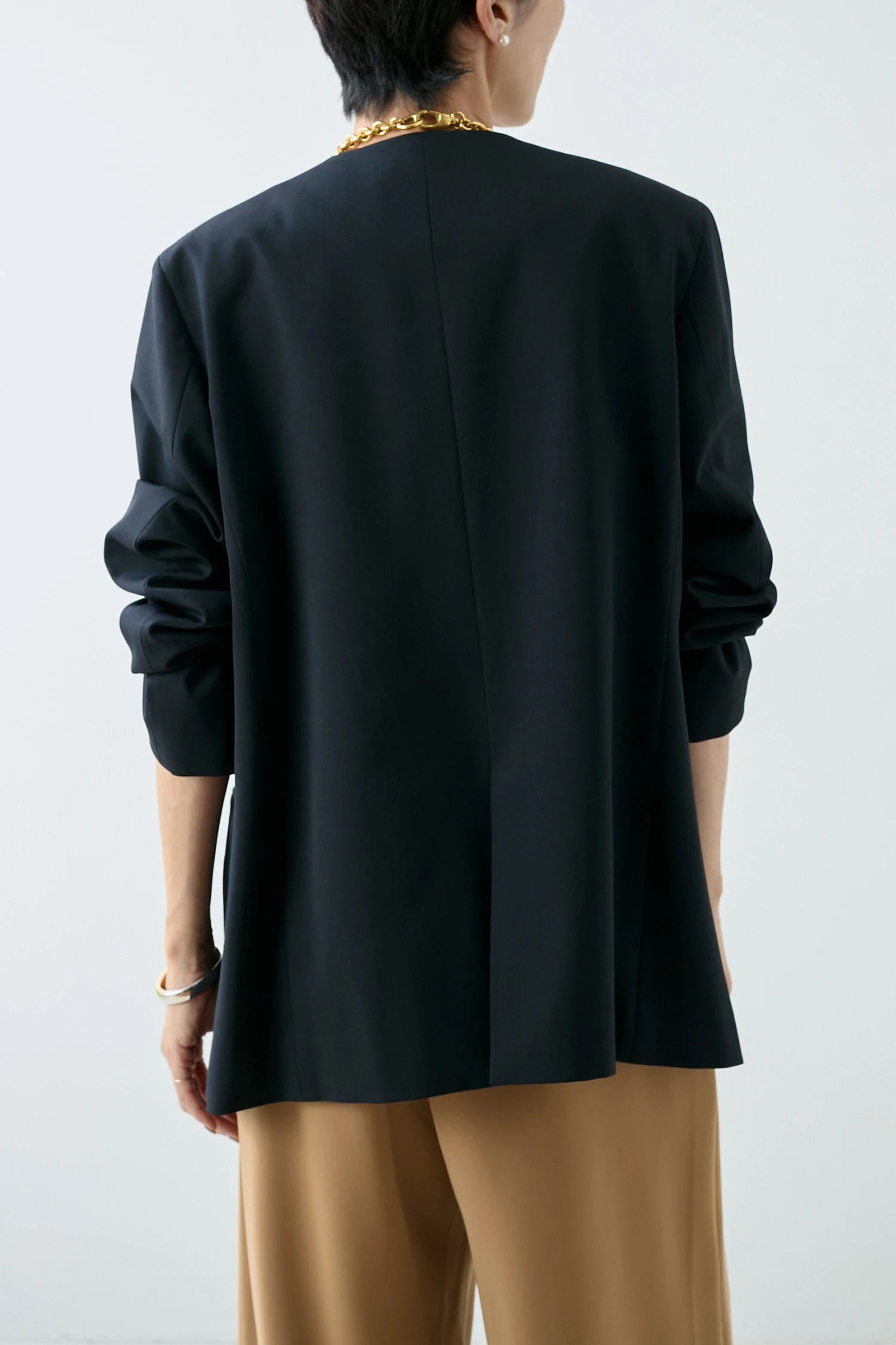COLLARLESS JACKET