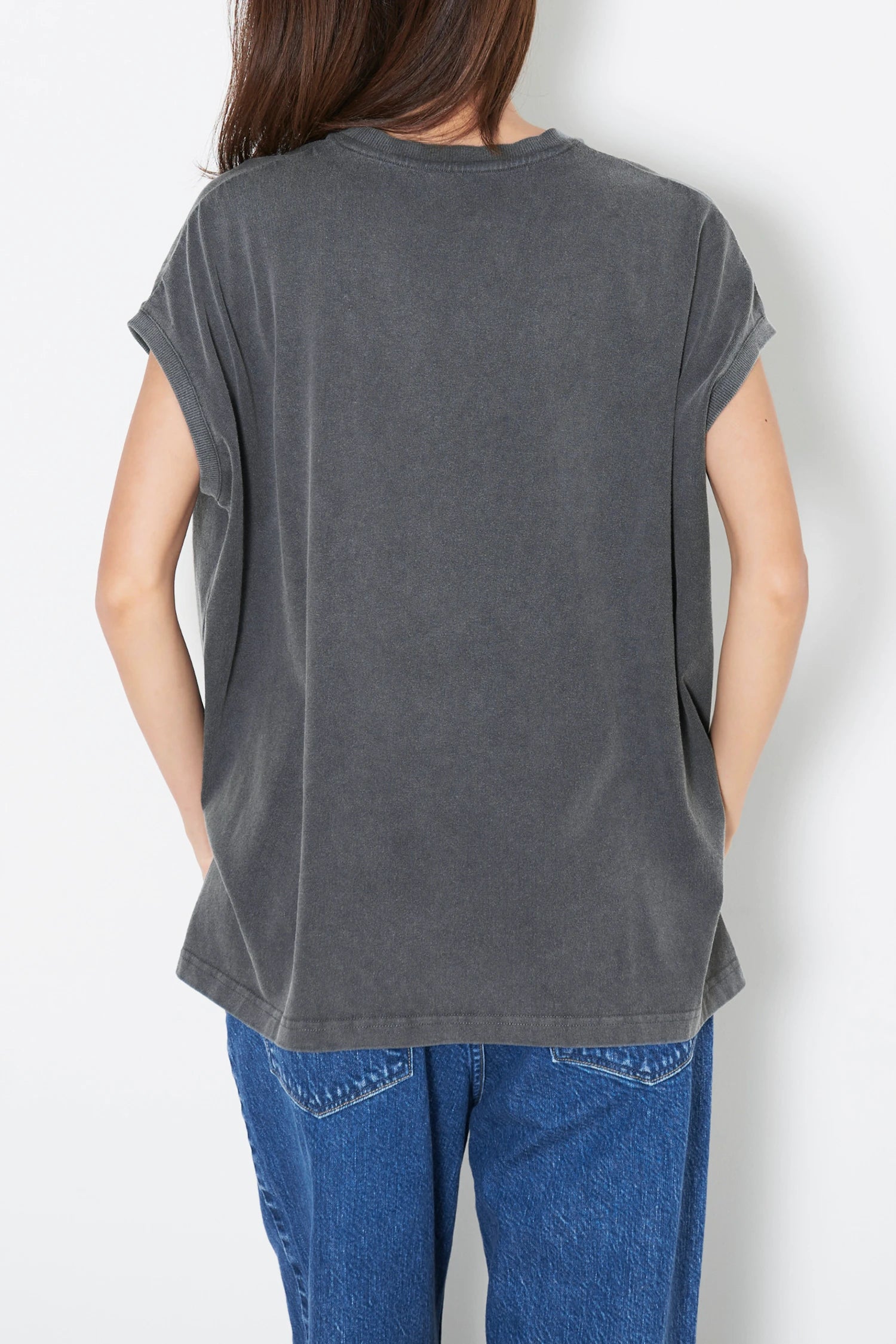 BIG NO SLEEVE TEE