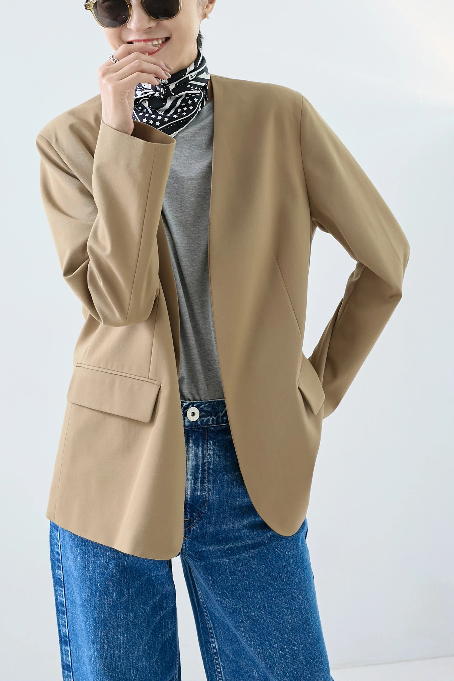 COLLARLESS JACKET