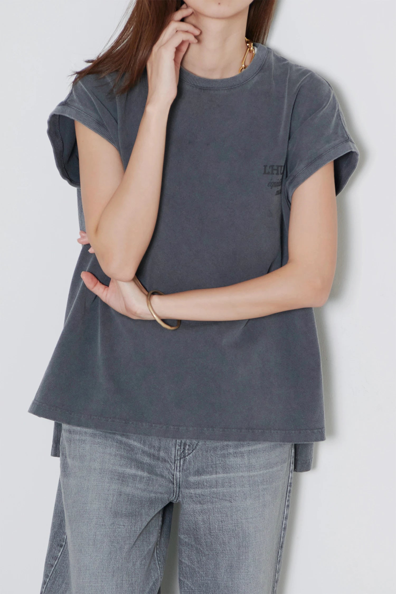 BIG NO SLEEVE TEE