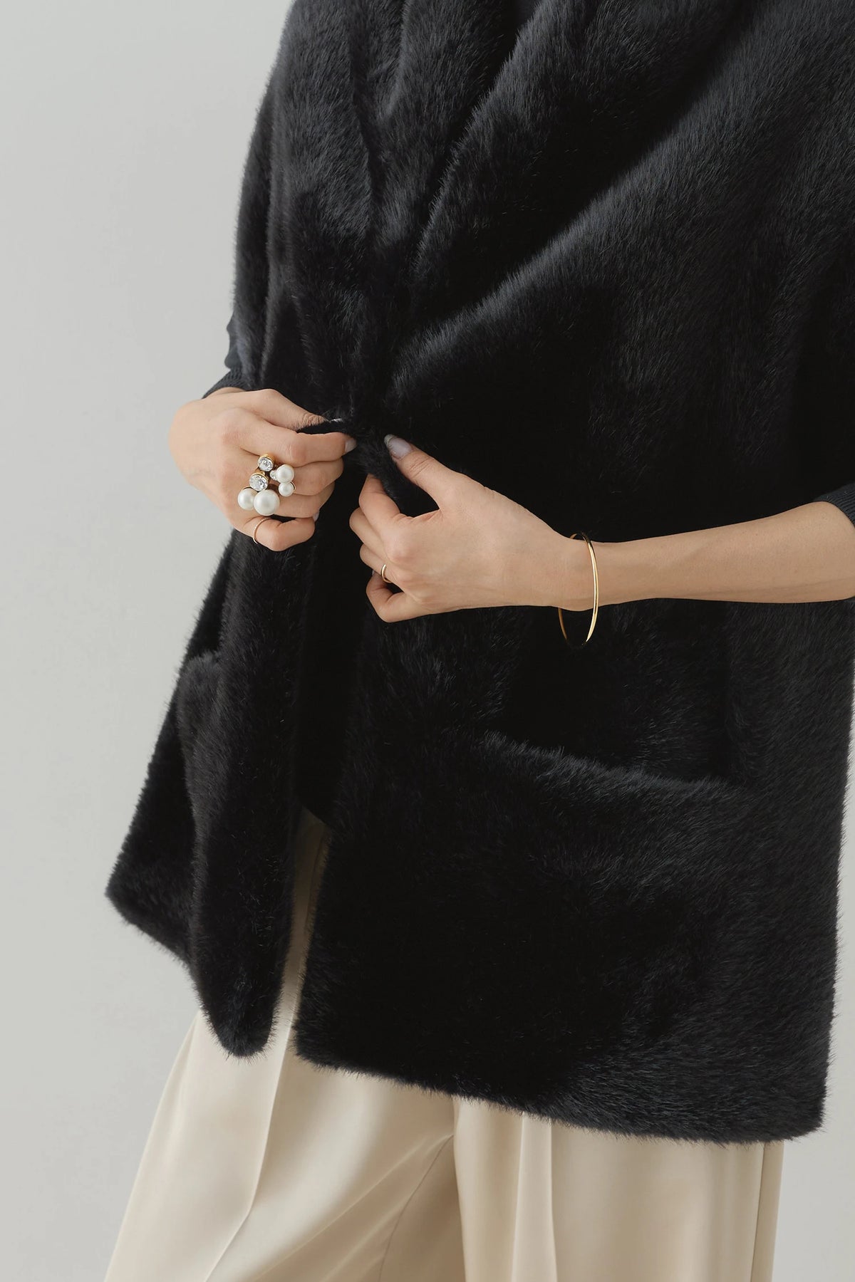 HAUNT POCKETED FUR STOLE Coat
