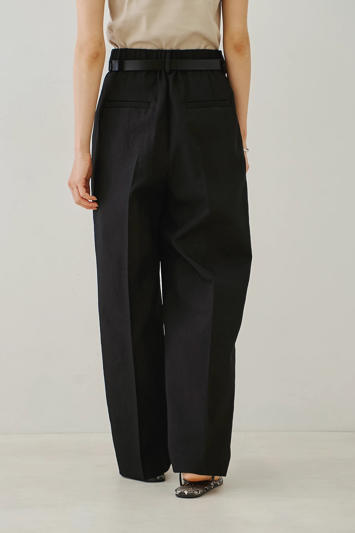 HAUNT TUCK PANTS Pants